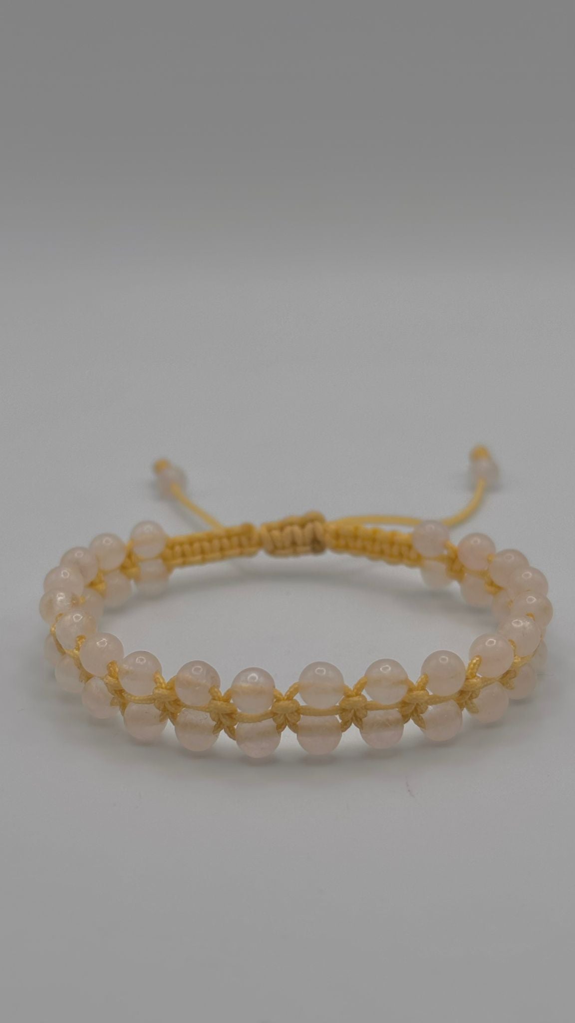 Brazalete de Cuarzo Rosa 4mm – Amor, Armonía y Equilibrio Emocional