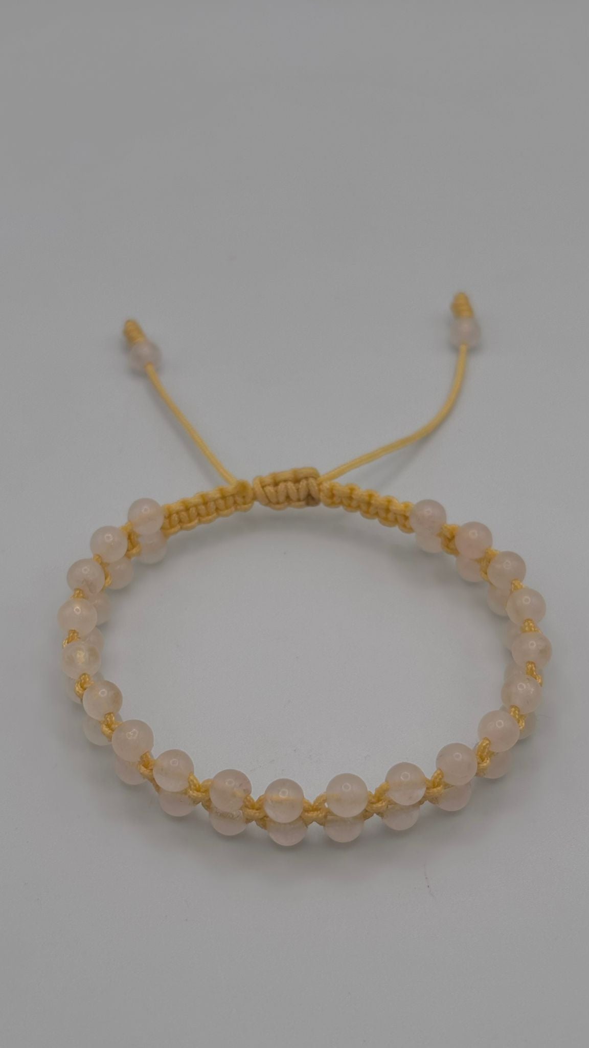 Brazalete de Cuarzo Rosa 4mm – Amor, Armonía y Equilibrio Emocional