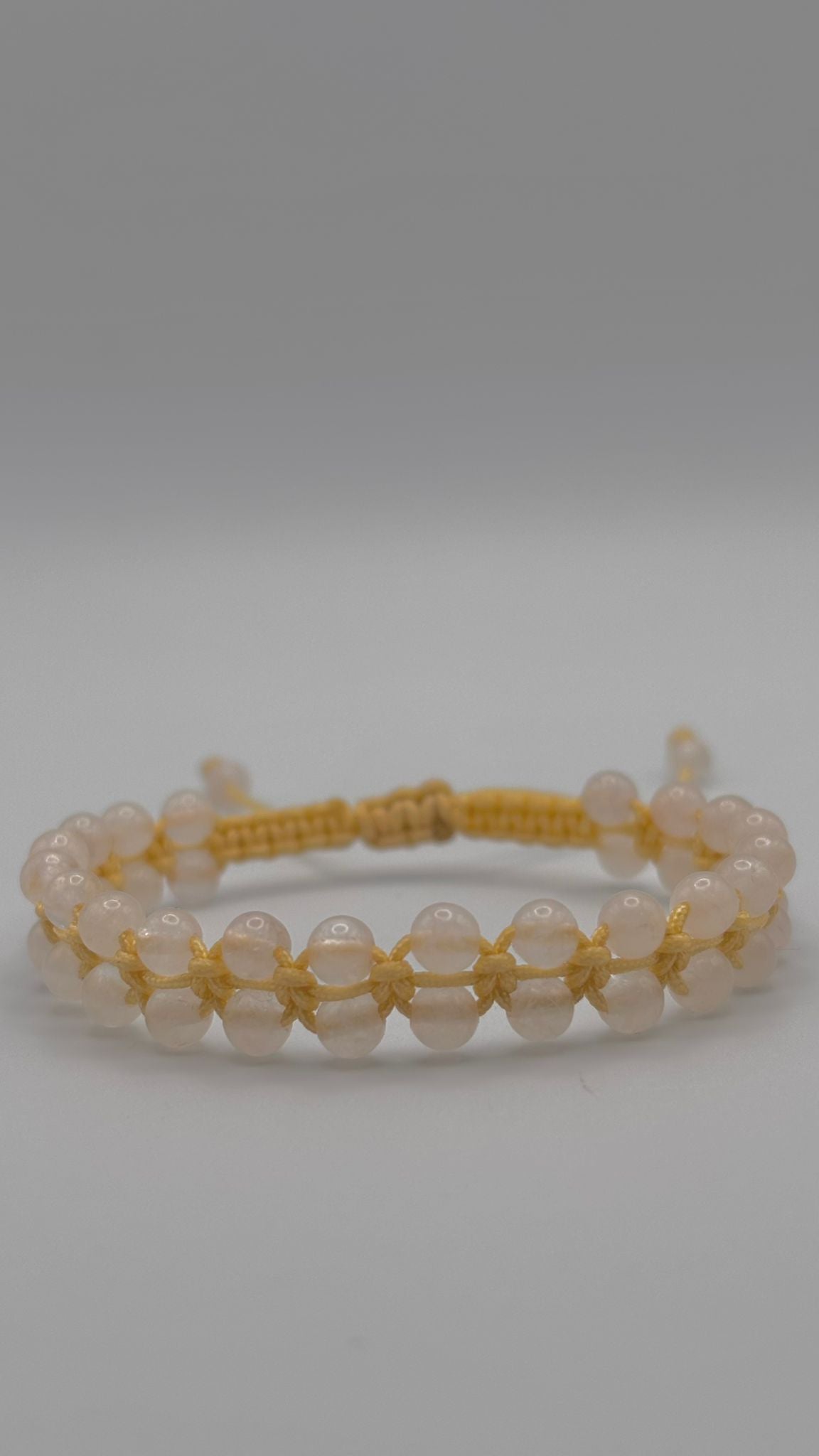 Brazalete de Cuarzo Rosa 4mm – Amor, Armonía y Equilibrio Emocional