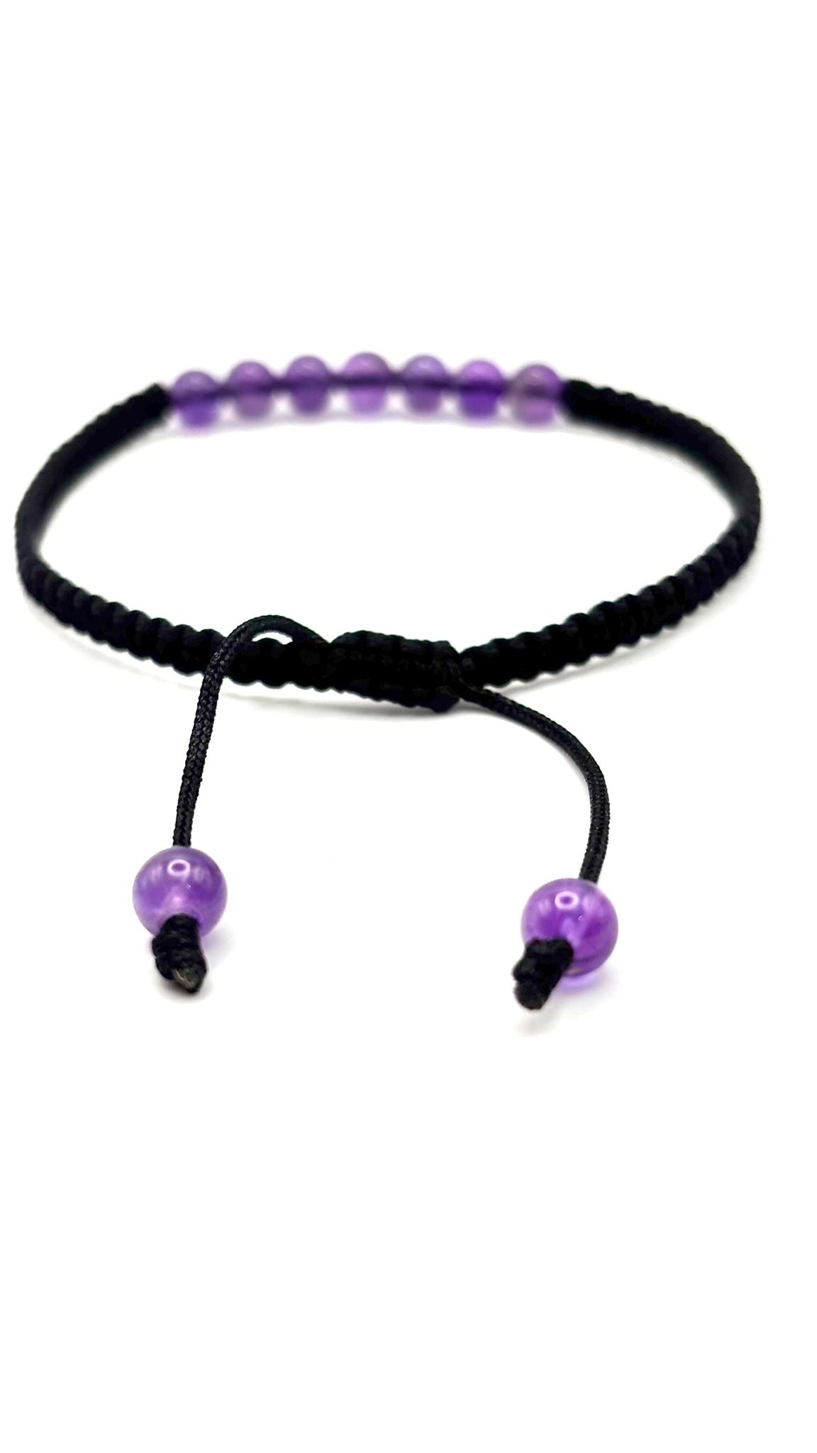 Pulsera de Amatista 4 mm con 7 Piedras Centrales – Protección, Calma y Equilibrio Espiritual