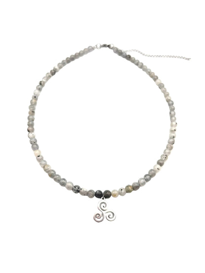 Collar Gargantilla Labradorita con Trisquel | Protección e Intuición