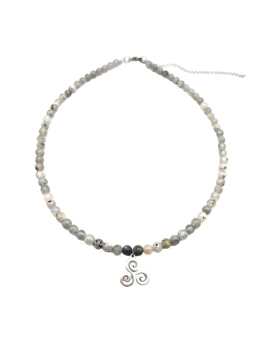 Collar Gargantilla Labradorita con Trisquel | Protección e Intuición