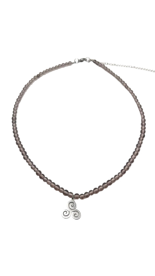 Collar Gargantilla Cuarzo Ahumado con Trisquel | Protección y Equilibrio