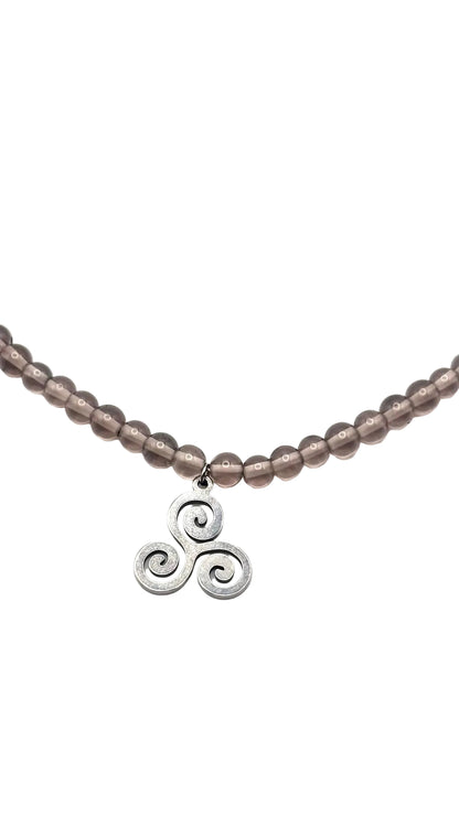 Collar Gargantilla Cuarzo Ahumado con Trisquel | Protección y Equilibrio