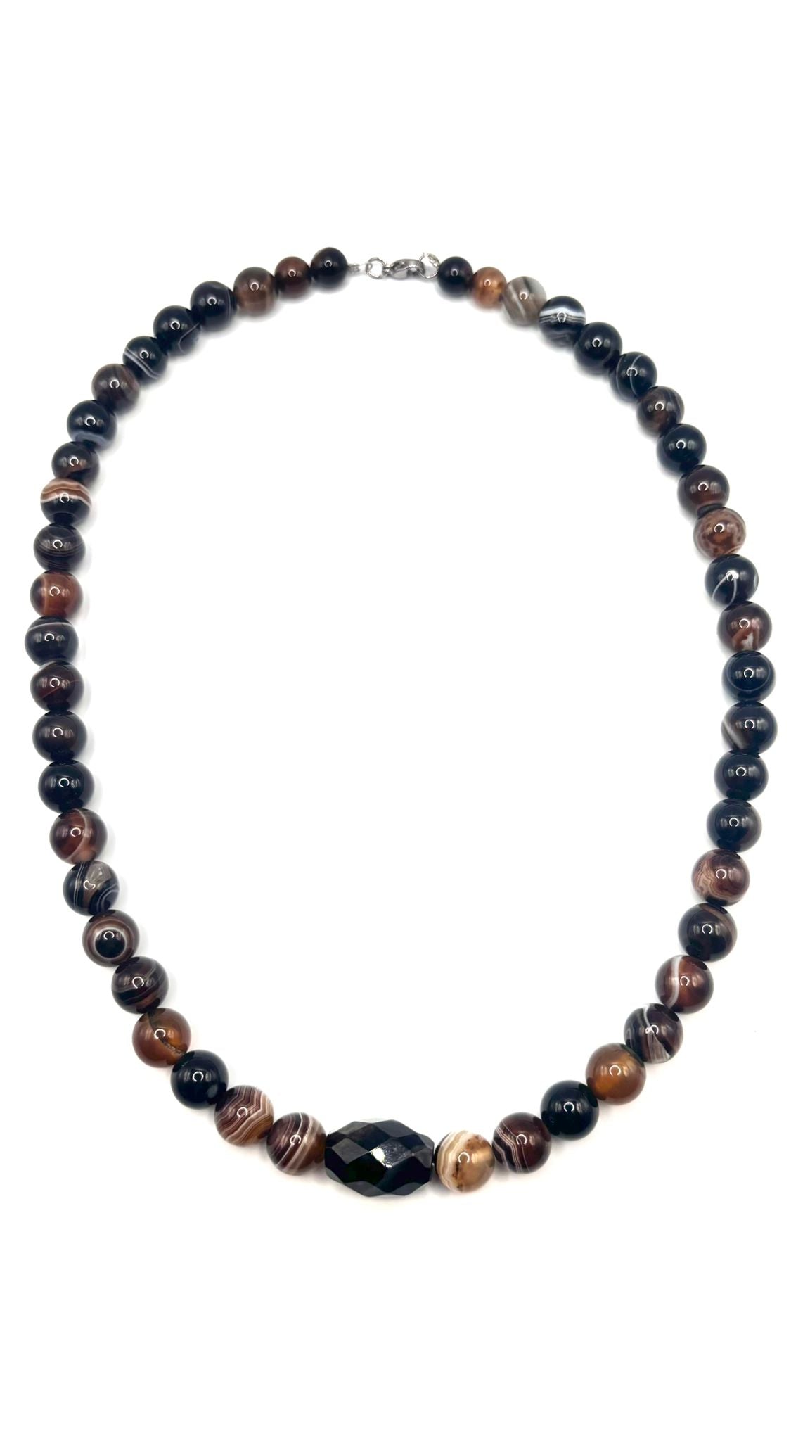 Collar de Ágata Marrón 10 mm con Ágata Facetada Central – Equilibrio y Elegancia Natural
