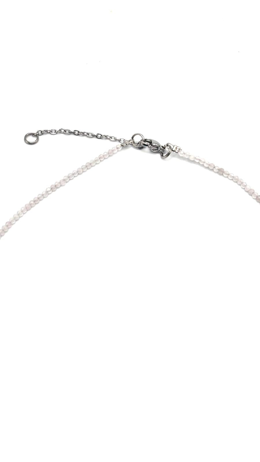 Gargantilla de Cuarzo Rosa Facetado 2 mm con Luna – Amor, Armonía y Dulzura