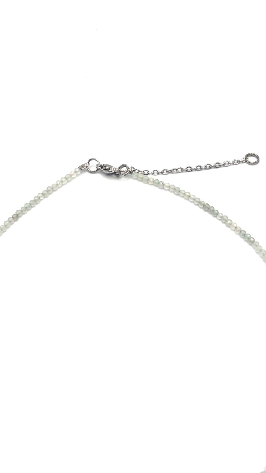 Gargantilla de Aventurina Facetada 2 mm con Luna – Equilibrio, Suerte y Armonía