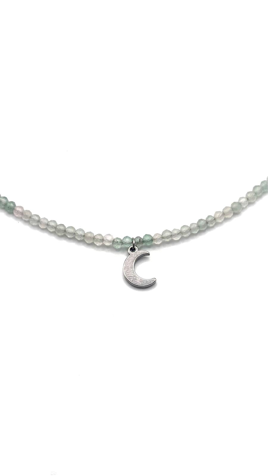 Gargantilla de Aventurina Facetada 2 mm con Luna – Equilibrio, Suerte y Armonía