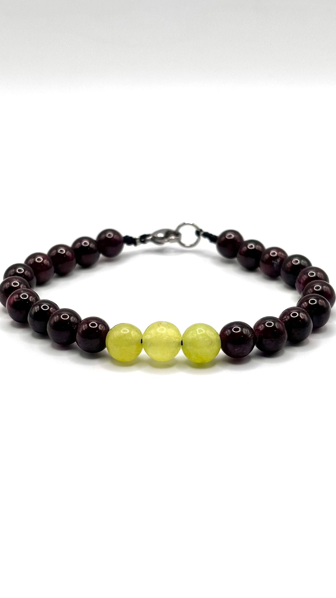Pulsera de Granate 7 mm con Jade Verde Central 8 mm y Broche de Acero Inoxidable Ajustable