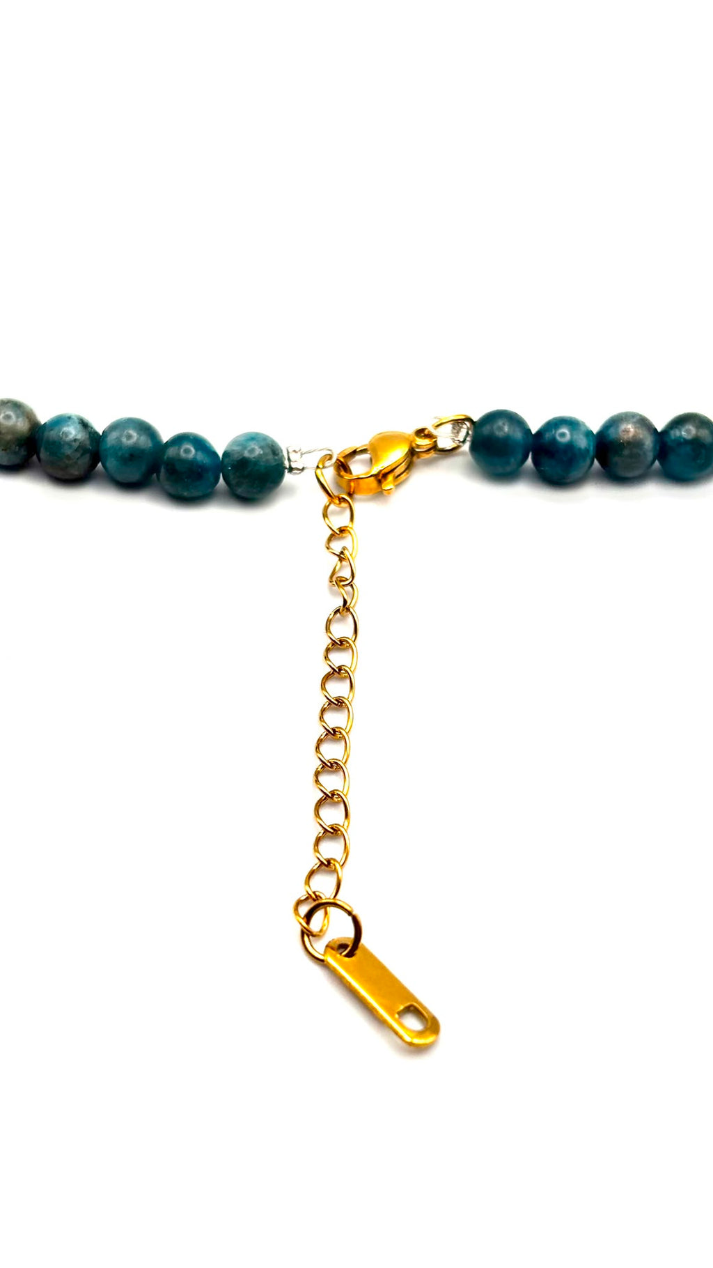 Collar de Apatita Natural 6 mm con Colgante Lágrima y Acero Inoxidable Dorado – 55 cm