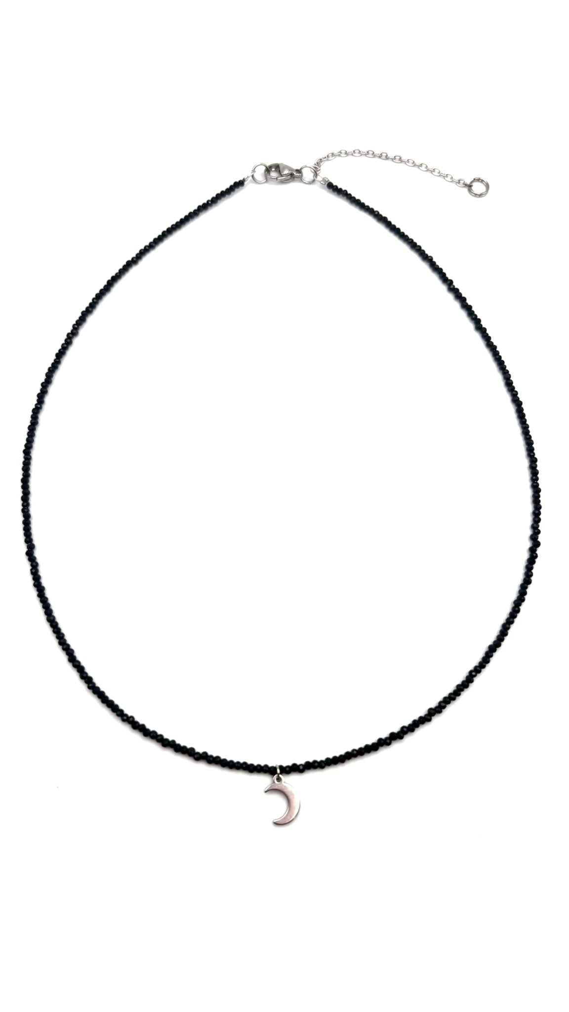 Collar Gargantilla de Turmalina Negra Facetada con Luna de Acero Inoxidable – Protección y Elegancia