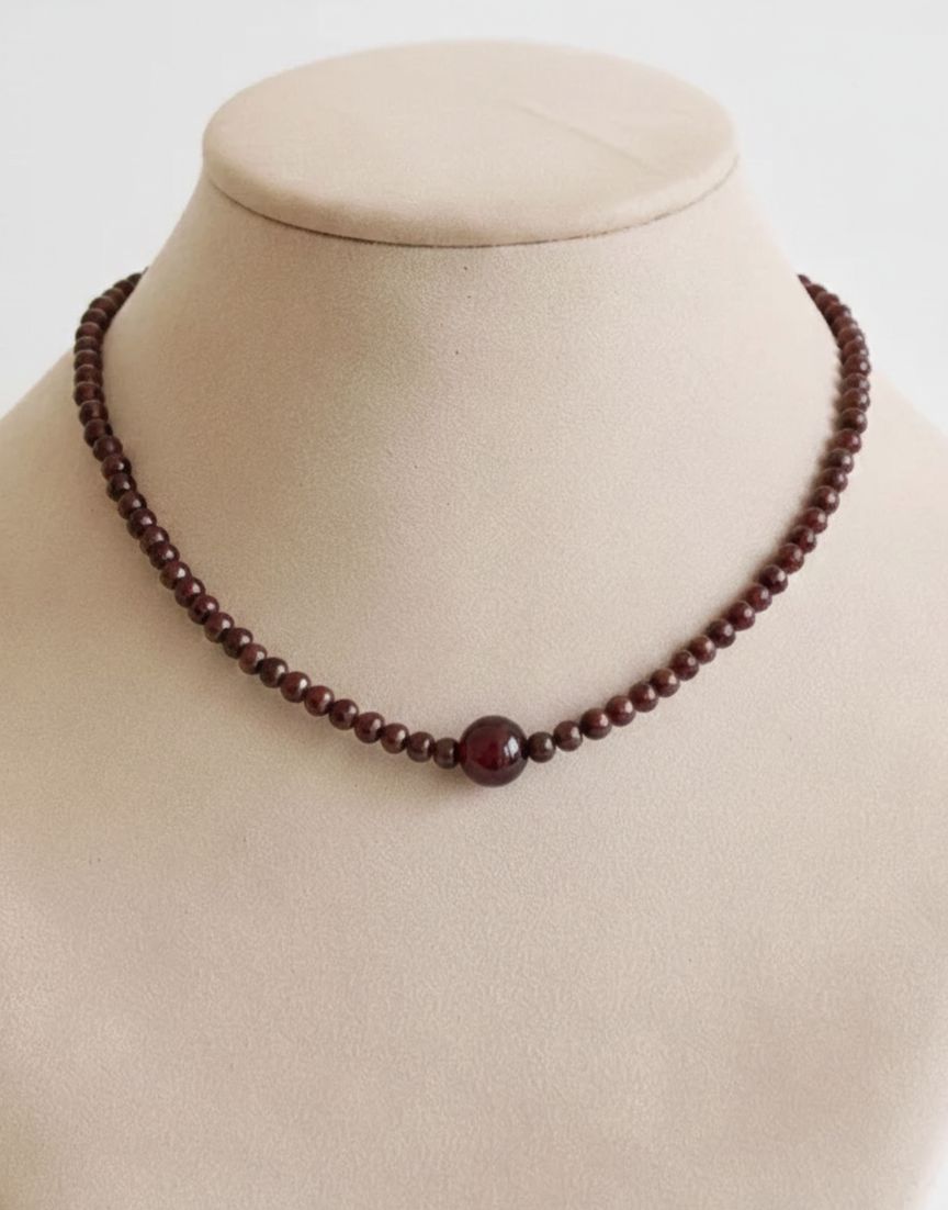 Gargantilla de Granate – Energía, Vitalidad y Protección Personal