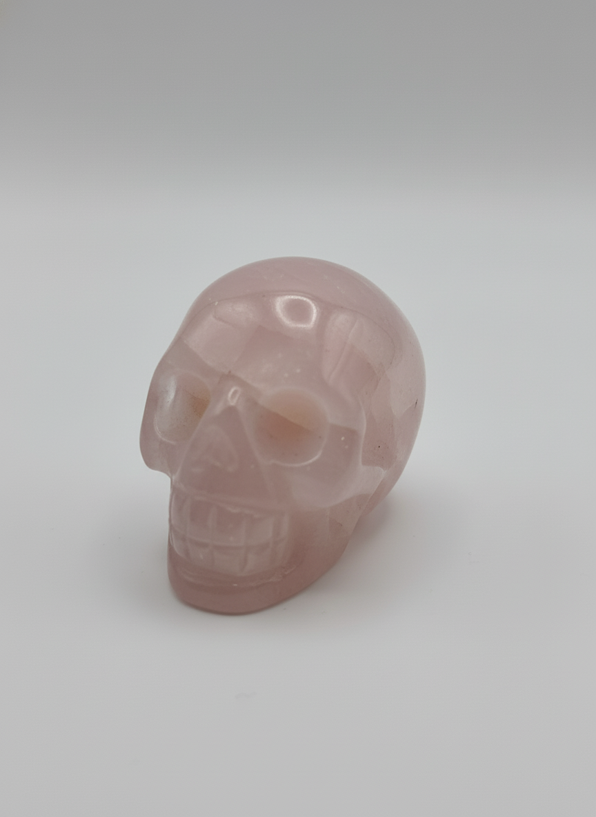 Calavera en Piedra Semipreciosa – Transformación, Protección y Sabiduría Ancestral