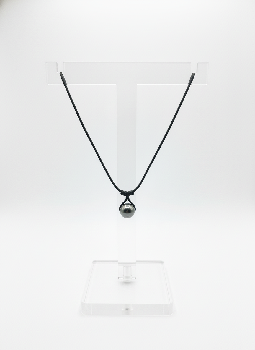 Colgante de Protección Minimalista – Seguridad y Confianza